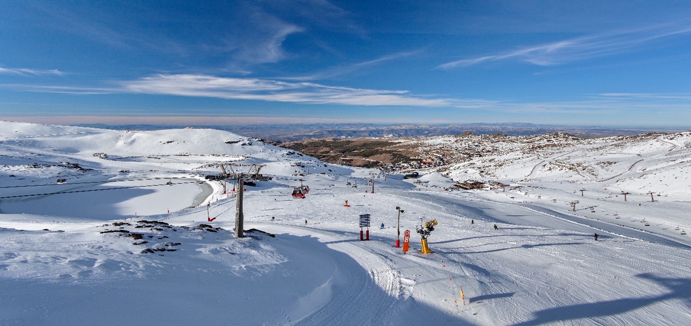 Tres beneficios de elegir Sierra Nevada para sus vacaciones de esquí.